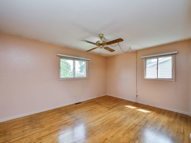 1702 W Stone Avenue Addison IL 60101