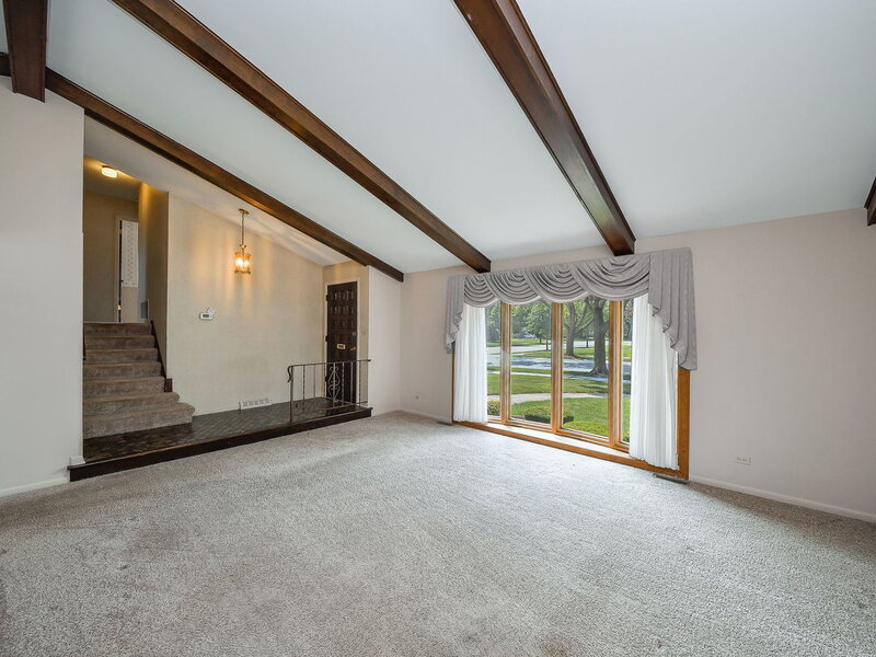 1702 W Stone Avenue Addison IL 60101