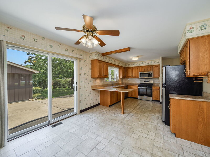 1702 W Stone Avenue Addison IL 60101
