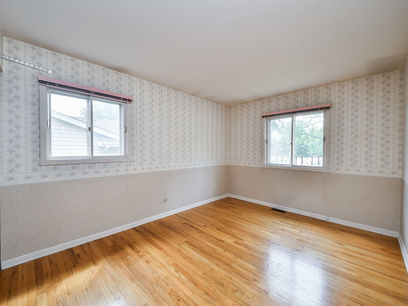 1702 W Stone Avenue Addison IL 60101