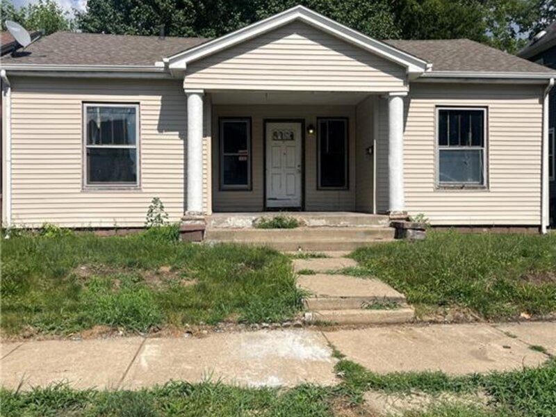 1224 N Douglas Street Peoria IL 61606