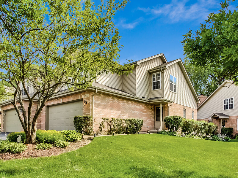 871 Rosebud Court Roselle IL 60172