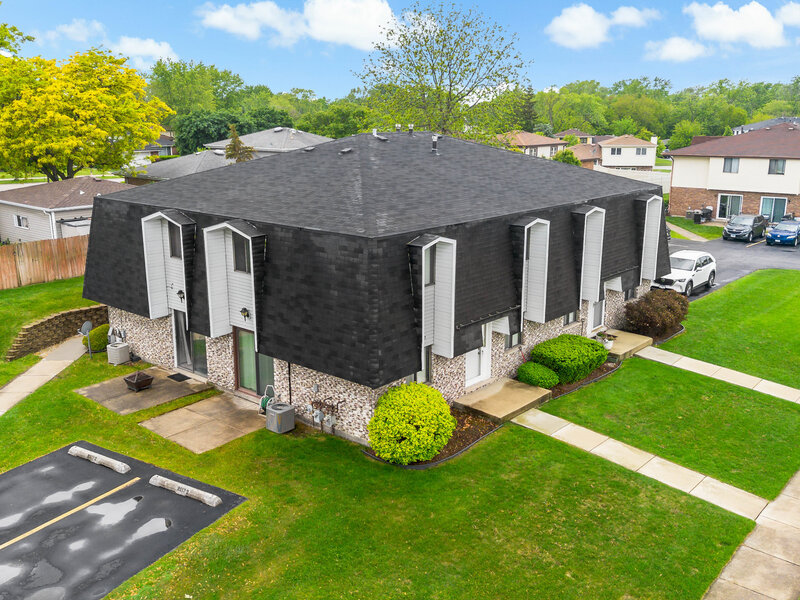 8517 Steven Place Tinley Park IL 60477