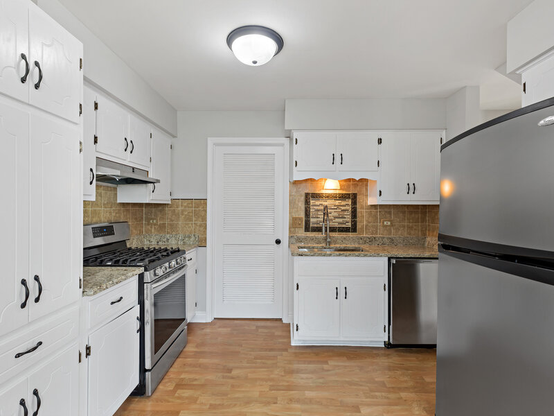 8517 Steven Place Tinley Park IL 60477