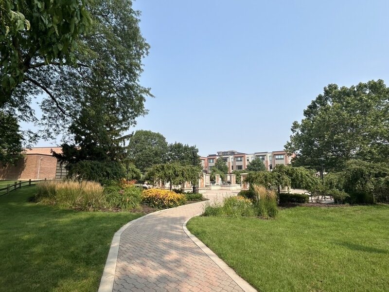 415 E Lincoln Street Mount Prospect IL 60056