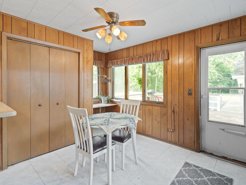 148 N Lincolnway North Aurora IL 60542