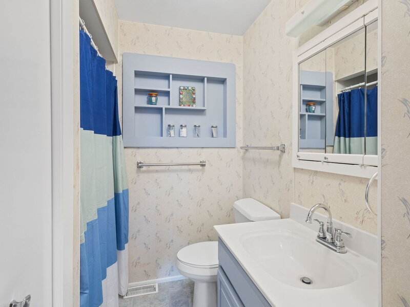 148 N Lincolnway North Aurora IL 60542