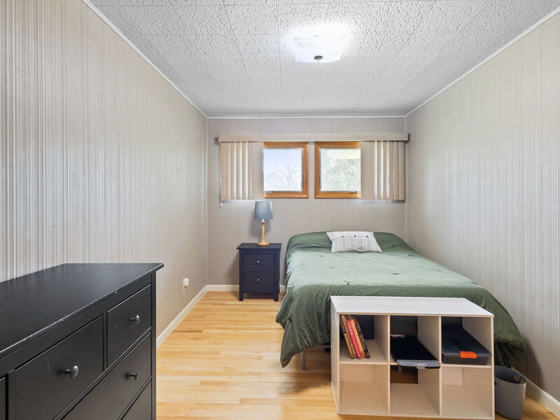 148 N Lincolnway North Aurora IL 60542