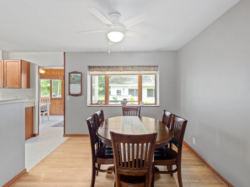 148 N Lincolnway North Aurora IL 60542