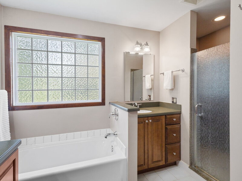148 N Lincolnway North Aurora IL 60542