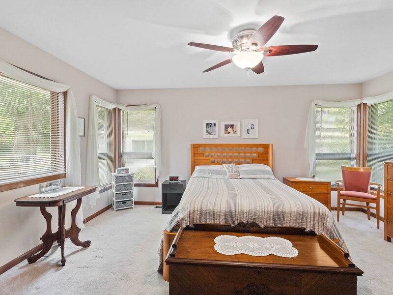 148 N Lincolnway North Aurora IL 60542