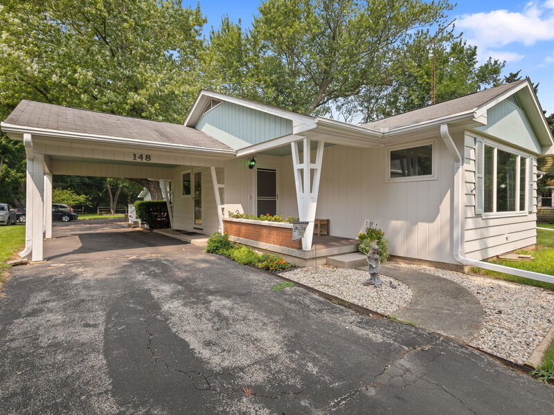 148 N Lincolnway North Aurora IL 60542