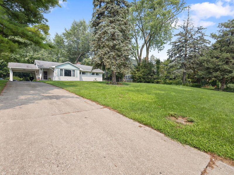 148 N Lincolnway North Aurora IL 60542