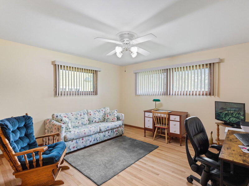 148 N Lincolnway North Aurora IL 60542