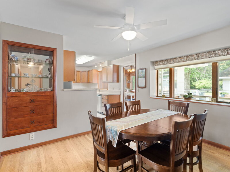 148 N Lincolnway North Aurora IL 60542