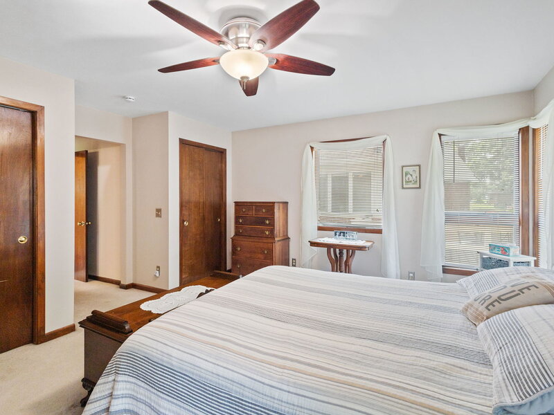 148 N Lincolnway North Aurora IL 60542