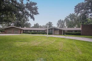 Photo of 701 W Stearns Road Bartlett IL 60103