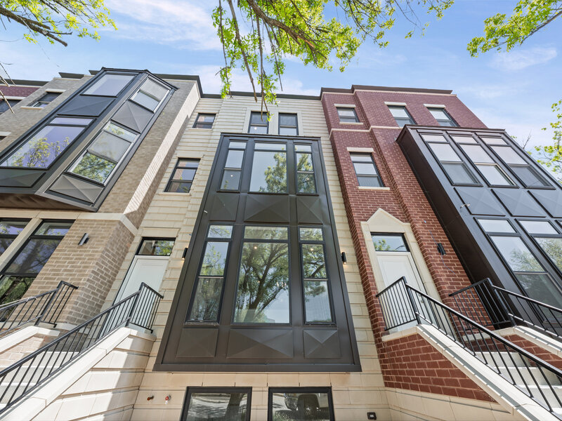 3249 S Calumet Avenue Chicago IL 60616