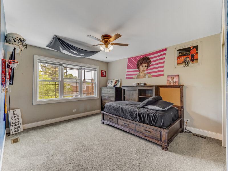 9124 S Bell Avenue Chicago IL 60643