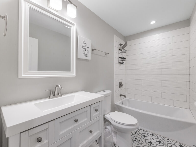 9124 S Bell Avenue Chicago IL 60643