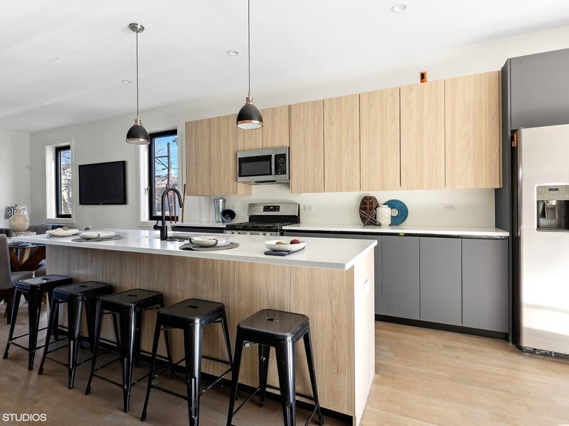 718 W 17th Street Chicago IL 60616