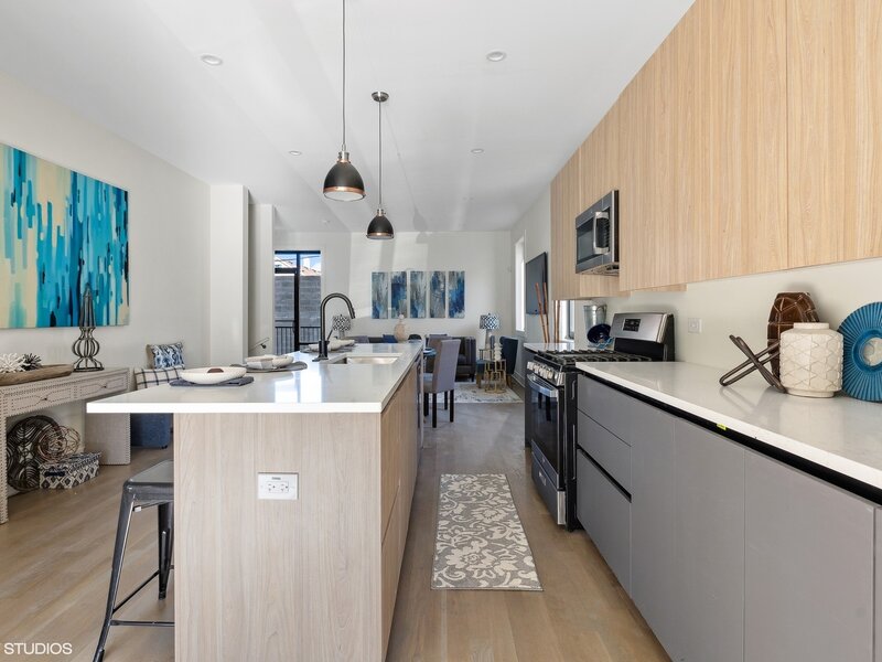 718 W 17th Street Chicago IL 60616