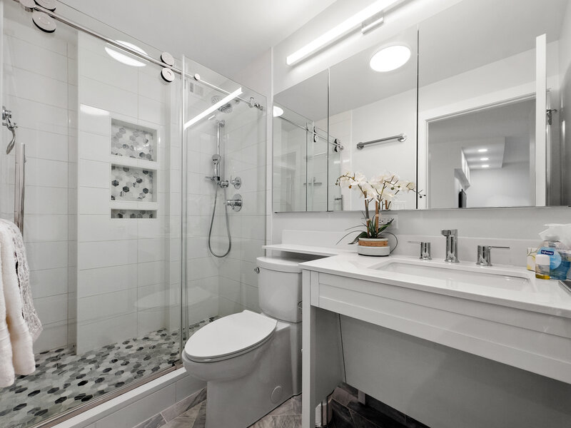 88 W Schiller Street Chicago IL 60610