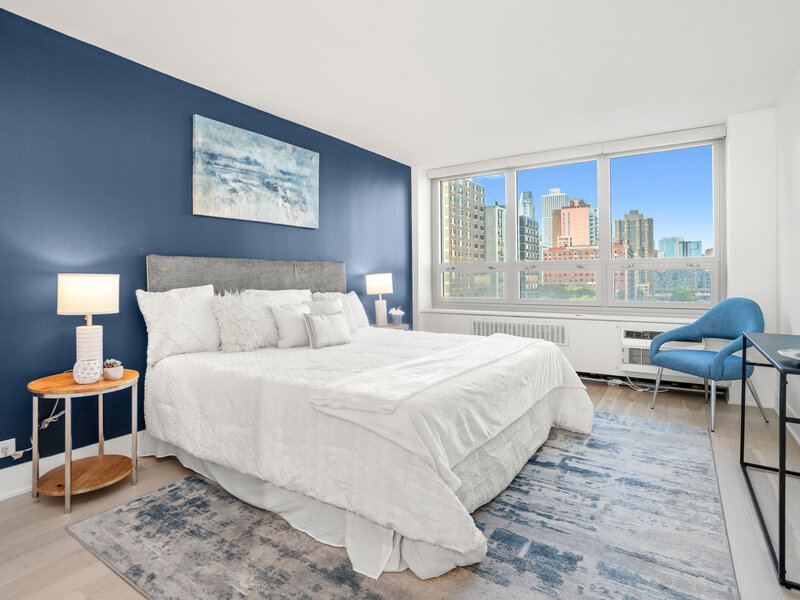 88 W Schiller Street Chicago IL 60610
