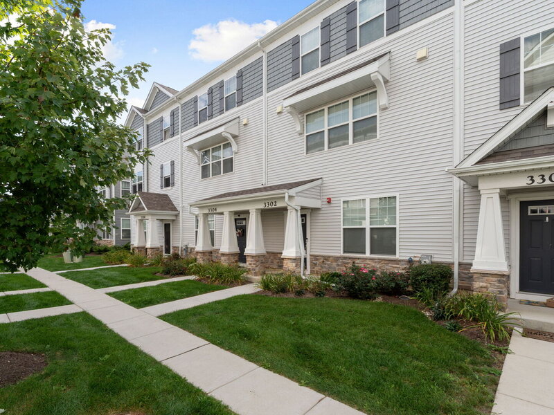 3302 Trillium Circle Rolling Meadows IL 60008