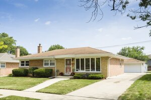 Photo of 16639 Dobson Avenue South Holland IL 60473