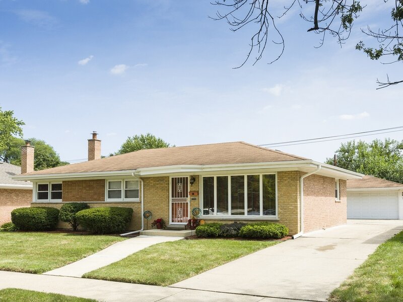 16639 Dobson Avenue South Holland IL 60473