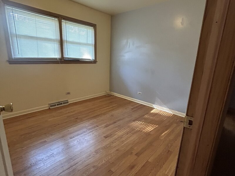16639 Dobson Avenue South Holland IL 60473