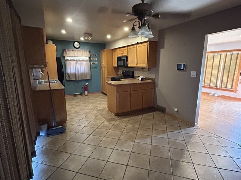 16639 Dobson Avenue South Holland IL 60473