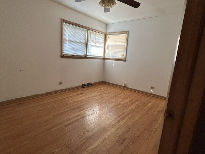 16639 Dobson Avenue South Holland IL 60473