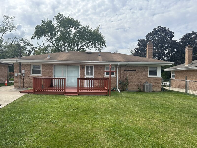 16639 Dobson Avenue South Holland IL 60473