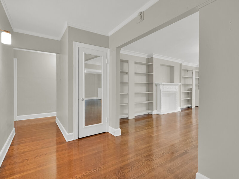 1755 E 55th Street Chicago IL 60615