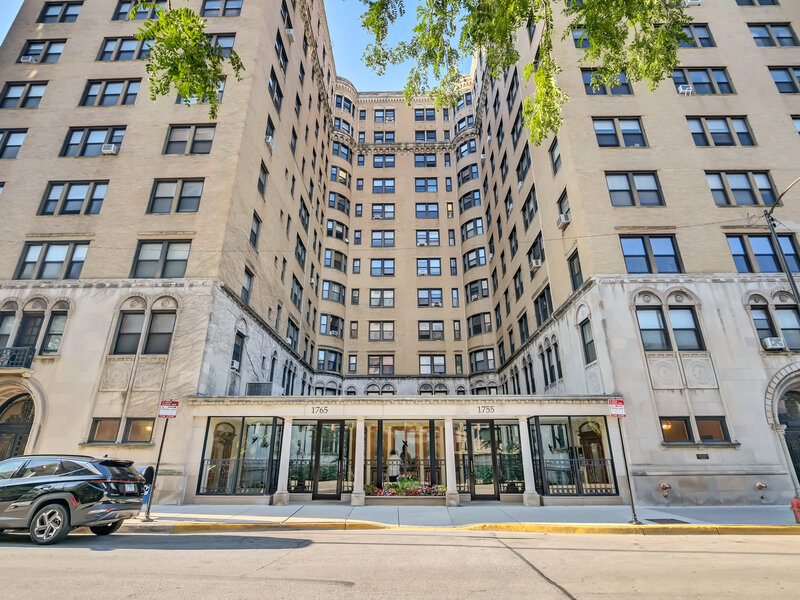 1755 E 55th Street Chicago IL 60615