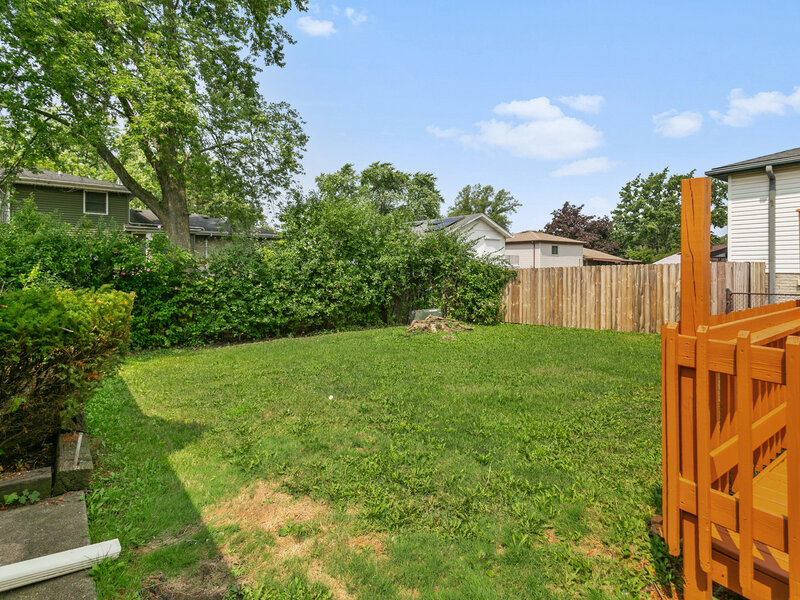 242 S Harper Avenue Glenwood IL 60425