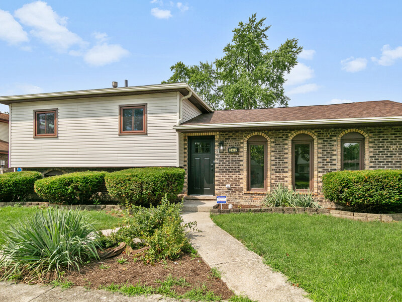 242 S Harper Avenue Glenwood IL 60425