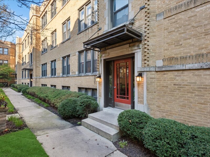 1354 W Estes Avenue Chicago IL 60626