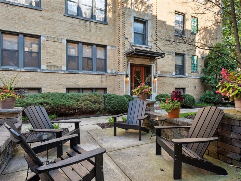1354 W Estes Avenue Chicago IL 60626