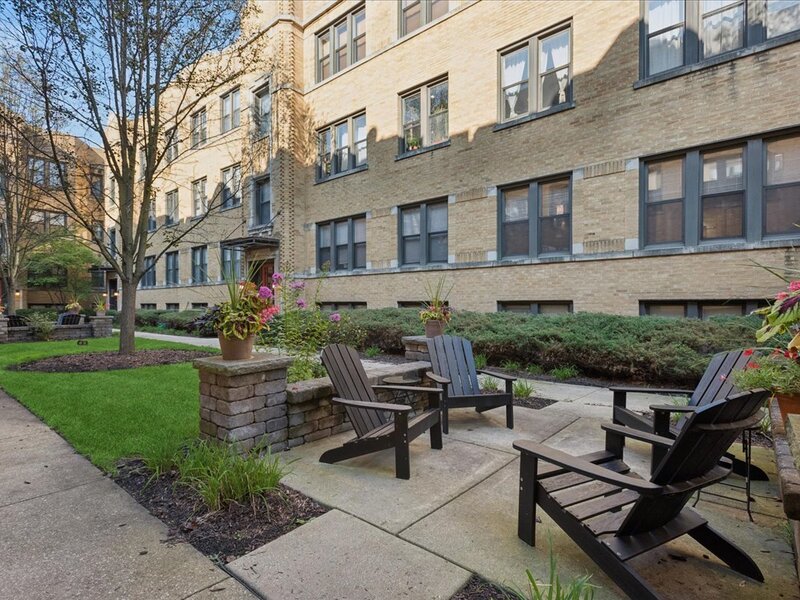 1354 W Estes Avenue Chicago IL 60626