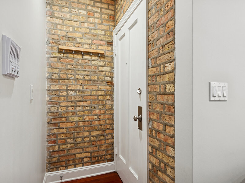 1354 W Estes Avenue Chicago IL 60626