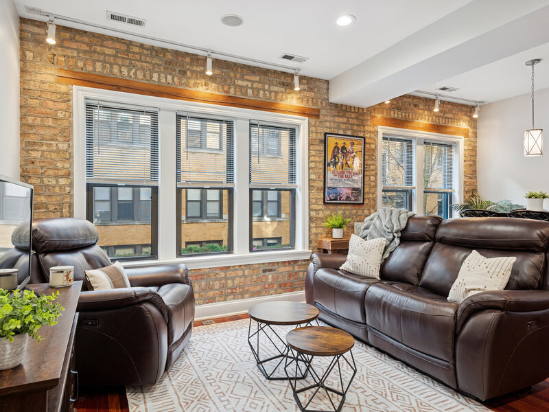 1354 W Estes Avenue Chicago IL 60626
