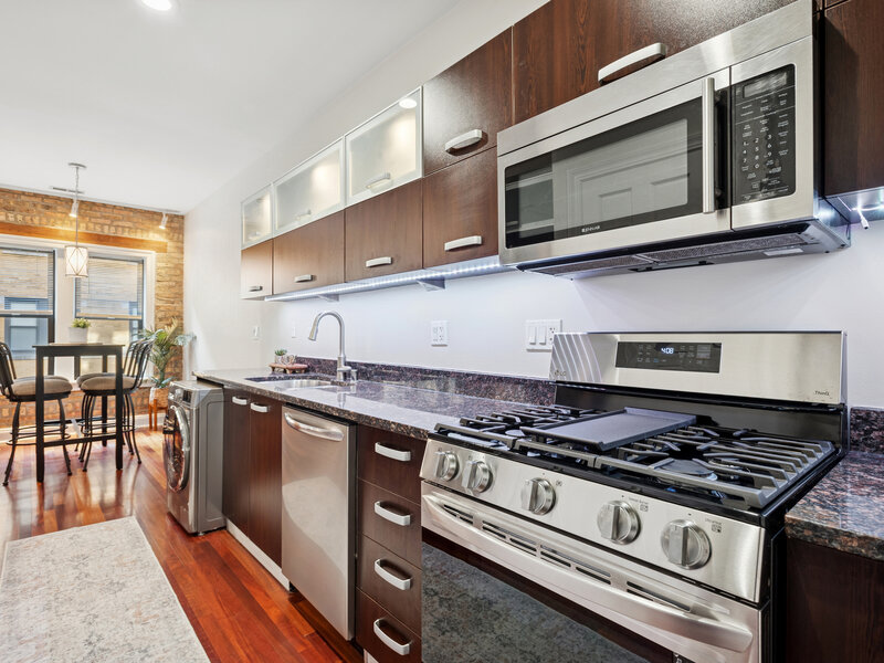 1354 W Estes Avenue Chicago IL 60626