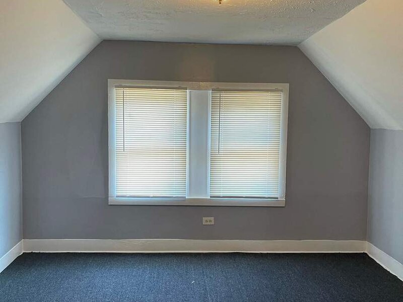 8112 S Escanaba Avenue Chicago IL 60617