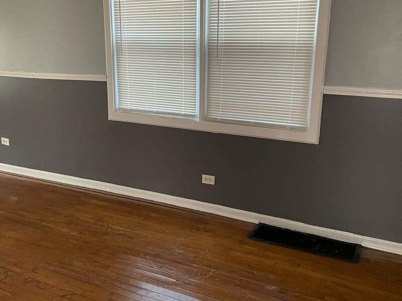 8112 S Escanaba Avenue Chicago IL 60617