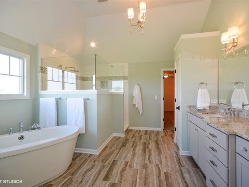 676 Cumberland Lane Oswego IL 60543