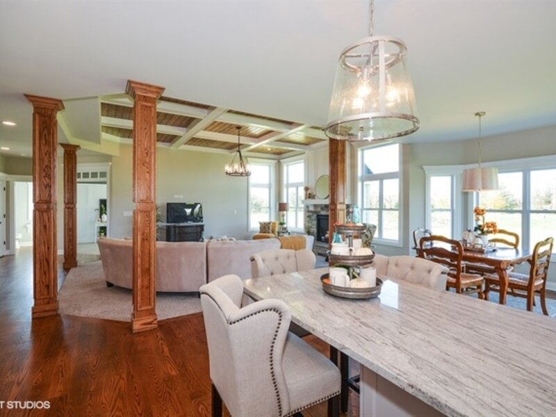 676 Cumberland Lane Oswego IL 60543