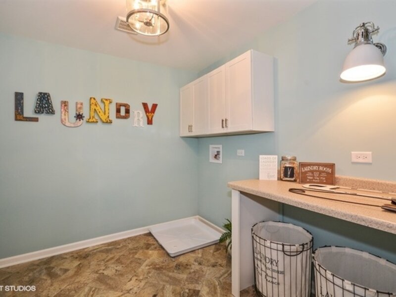676 Cumberland Lane Oswego IL 60543
